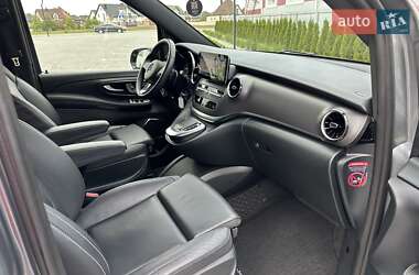 Минивэн Mercedes-Benz V-Class 2023 в 