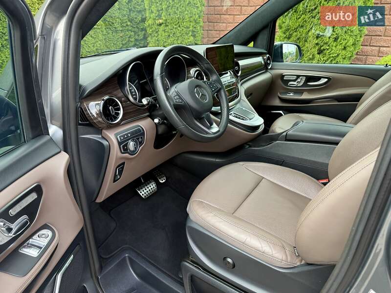 Мінівен Mercedes-Benz V-Class 2021 в Рівному