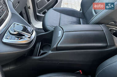 Минивэн Mercedes-Benz V-Class 2015 в 