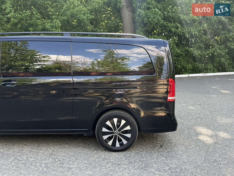 Минивэн Mercedes-Benz V-Class 2022 в Черновцах