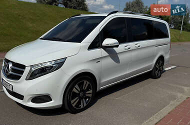 Мінівен Mercedes-Benz V-Class 2016 в Києві