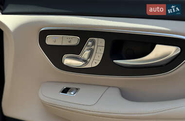 Минивэн Mercedes-Benz V-Class 2023 в 
