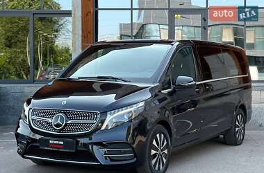 Минивэн Mercedes-Benz V-Class 2023 в 
