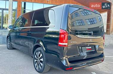 Минивэн Mercedes-Benz V-Class 2023 в 