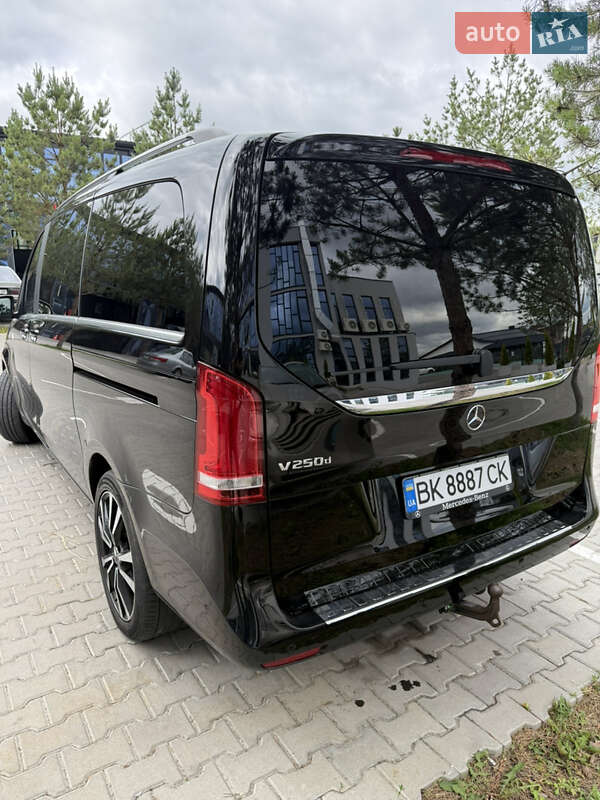 Минивэн Mercedes-Benz V-Class 2014 в Ровно фото 24 Минивэн Mercedes-Benz V-Class 2014 в Ровно