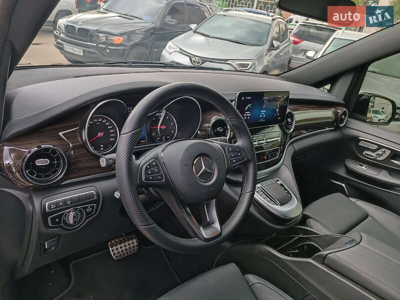 Минивэн Mercedes-Benz V-Class 2023 в Харькове