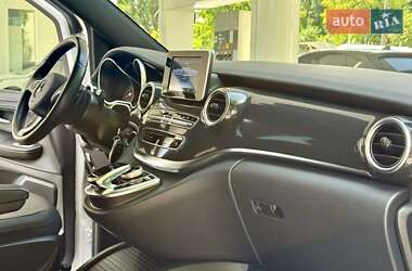 Минивэн Mercedes-Benz V-Class 2016 в 