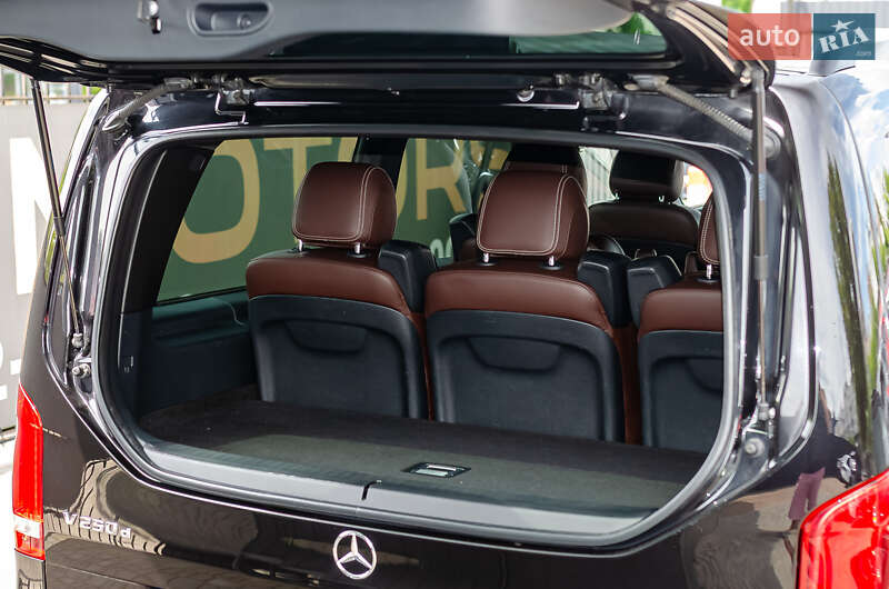 Минивэн Mercedes-Benz V-Class 2017 в Киеве