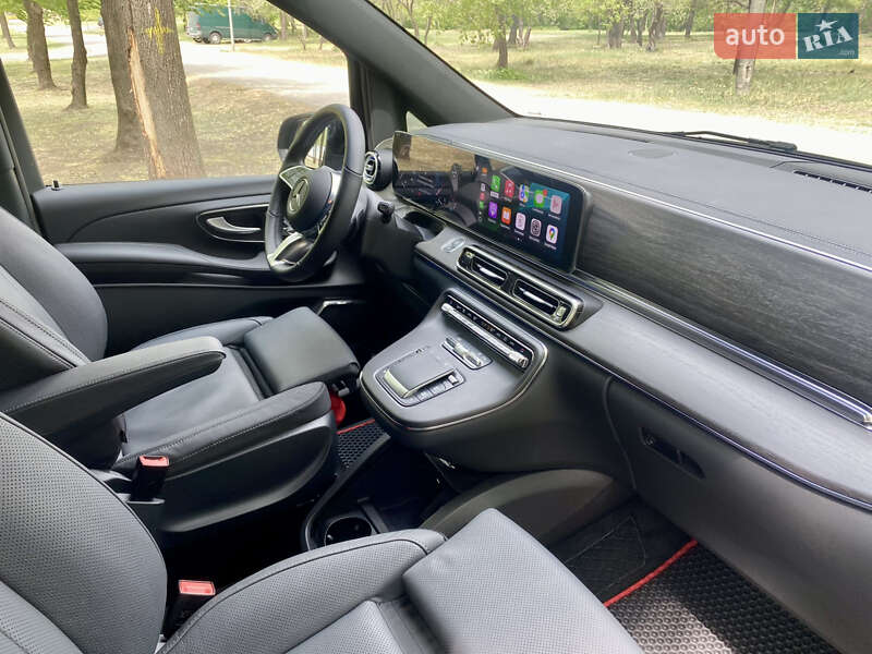 Минивэн Mercedes-Benz V-Class 2024 в Киеве фото 19 Минивэн Mercedes-Benz V-Class 2024 в Киеве