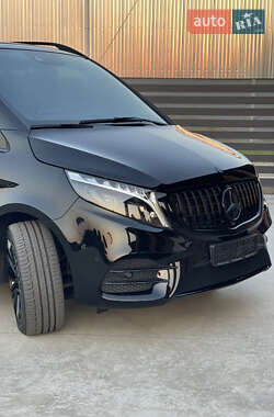 Минивэн Mercedes-Benz V-Class 2022 в 