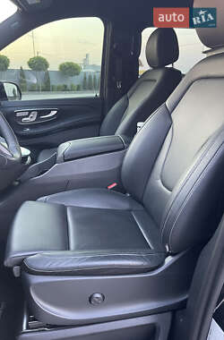 Минивэн Mercedes-Benz V-Class 2022 в 