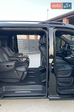 Минивэн Mercedes-Benz V-Class 2022 в 