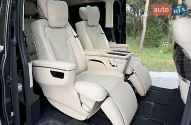 Мінівен Mercedes-Benz V-Class 2022 в 