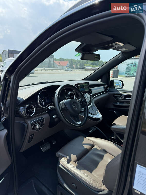 Минивэн Mercedes-Benz V-Class 2022 в Черновцах