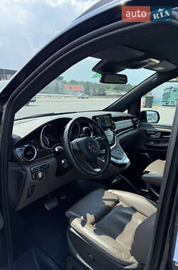 Минивэн Mercedes-Benz V-Class 2022 в 