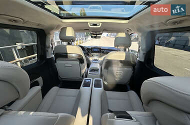 Минивэн Mercedes-Benz V-Class 2023 в 