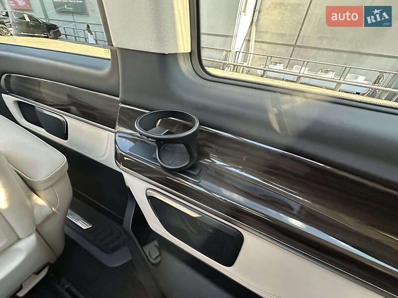Мінівен Mercedes-Benz V-Class 2023 в Києві