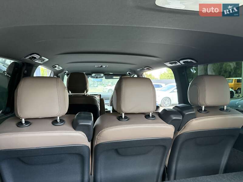 Минивэн Mercedes-Benz V-Class 2025 в Киеве