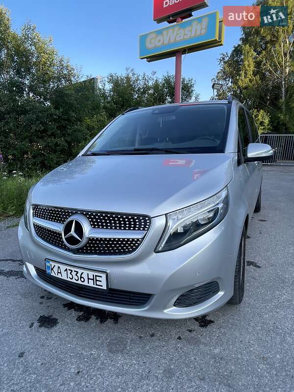 Минивэн Mercedes-Benz V-Class 2015 в Киеве
