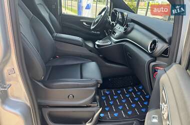 Минивэн Mercedes-Benz V-Class 2022 в 