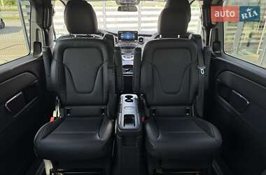 Минивэн Mercedes-Benz V-Class 2022 в 