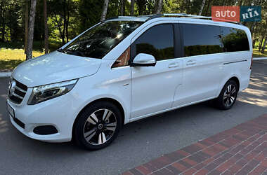 Минивэн Mercedes-Benz V-Class 2016 в 