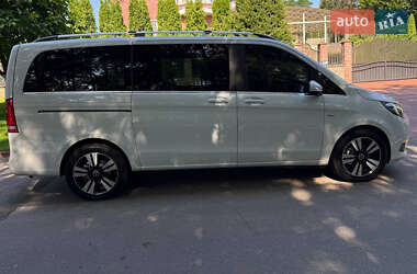 Минивэн Mercedes-Benz V-Class 2016 в 