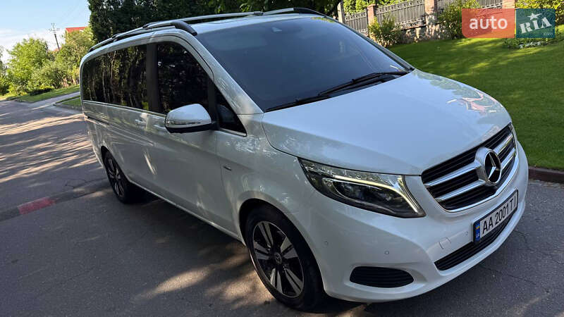 Мінівен Mercedes-Benz V-Class 2016 в Києві