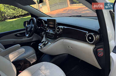 Минивэн Mercedes-Benz V-Class 2016 в 