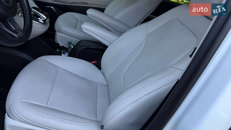 Мінівен Mercedes-Benz V-Class 2016 в Києві
