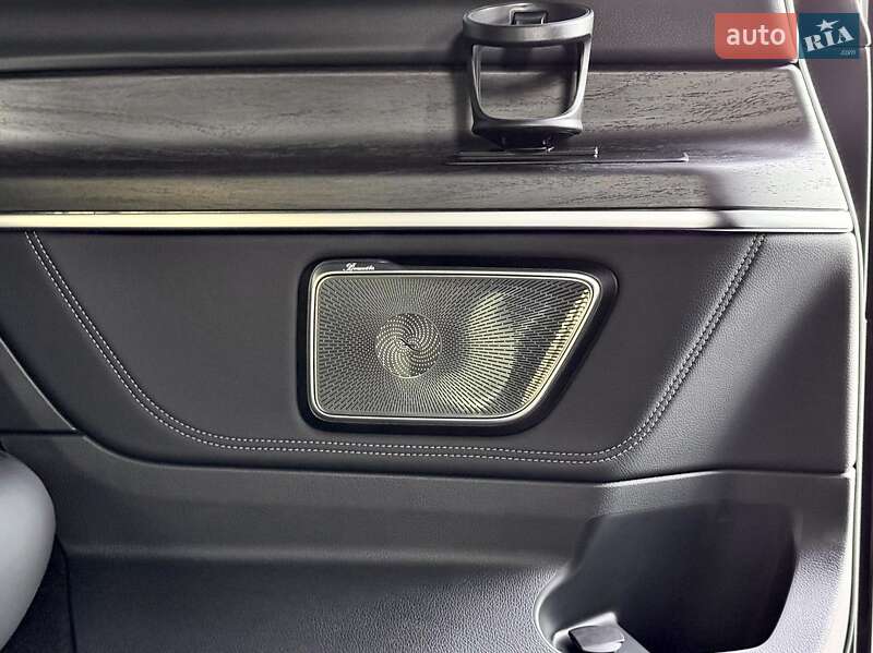 Минивэн Mercedes-Benz V-Class 2024 в Киеве