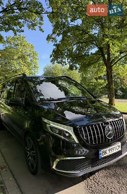 Минивэн Mercedes-Benz V-Class 2021 в 