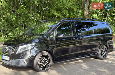 Минивэн Mercedes-Benz V-Class 2021 в 