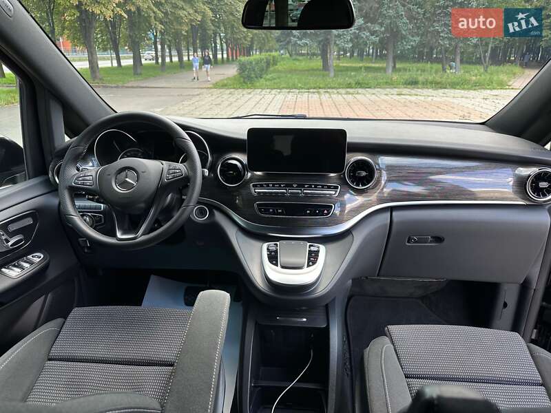 Минивэн Mercedes-Benz V-Class 2023 в Киеве фото 18 Минивэн Mercedes-Benz V-Class 2023 в Киеве