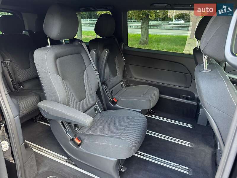 Минивэн Mercedes-Benz V-Class 2023 в Киеве фото 21 Минивэн Mercedes-Benz V-Class 2023 в Киеве