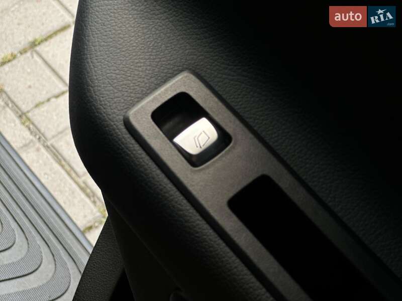 Минивэн Mercedes-Benz V-Class 2023 в Киеве фото 28 Минивэн Mercedes-Benz V-Class 2023 в Киеве