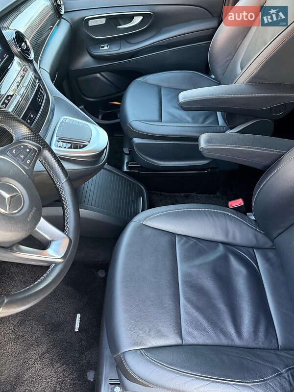 Минивэн Mercedes-Benz V-Class 2020 в Киеве