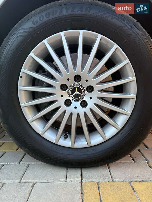 Мінівен Mercedes-Benz V-Class 2020 в Києві