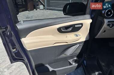 Минивэн Mercedes-Benz V-Class 2016 в 