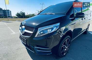 Минивэн Mercedes-Benz V-Class 2017 в 
