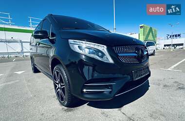Минивэн Mercedes-Benz V-Class 2017 в 