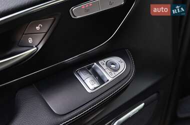 Минивэн Mercedes-Benz V-Class 2015 в 