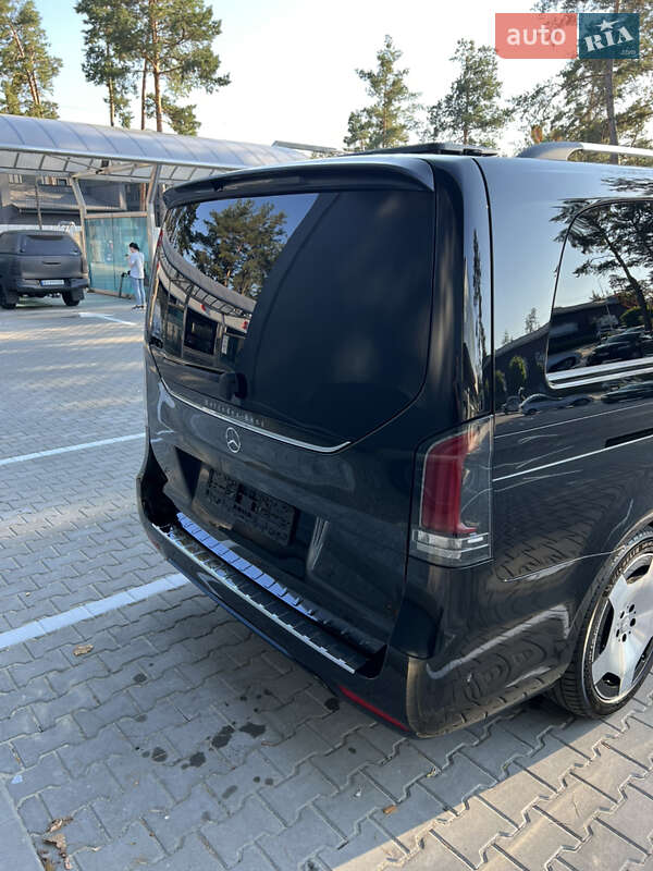 Минивэн Mercedes-Benz V-Class 2015 в Киеве