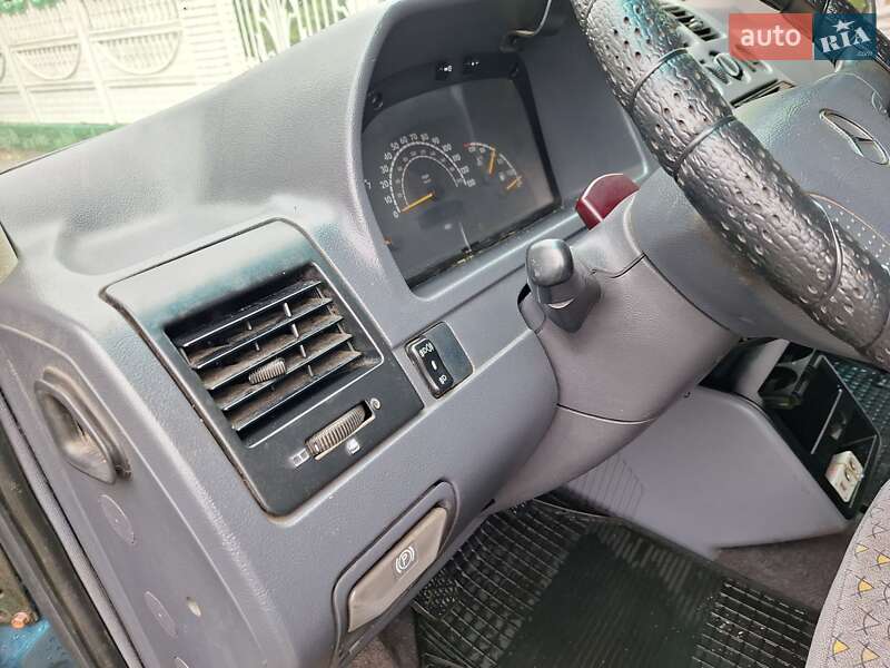 Минивэн Mercedes-Benz V-Class 2000 в Черновцах