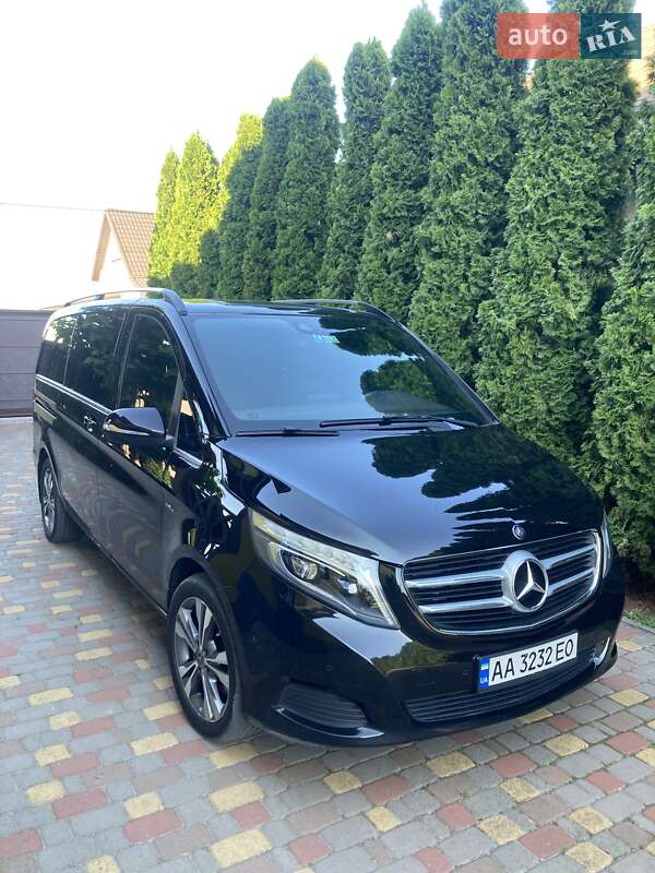 Мінівен Mercedes-Benz V-Class 2016 в Києві