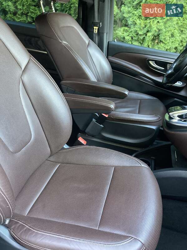 Мінівен Mercedes-Benz V-Class 2016 в Києві