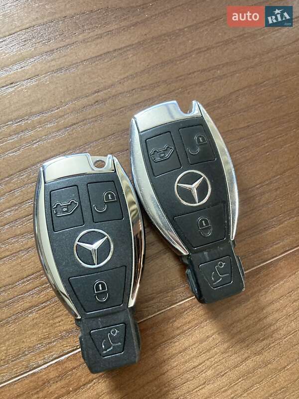 Мінівен Mercedes-Benz V-Class 2016 в Києві