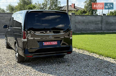 Минивэн Mercedes-Benz V-Class 2022 в 