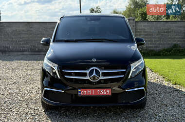 Минивэн Mercedes-Benz V-Class 2022 в 