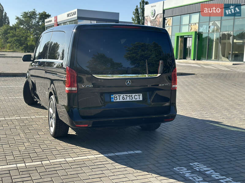 Минивэн Mercedes-Benz V-Class 2015 в Херсоне